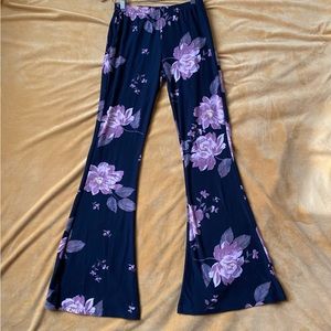 Floral Flared Leggings | Charlotte Russe | Size: M